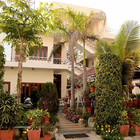 Hotel Sukhvilas Jaipur Ngoại thất bức ảnh